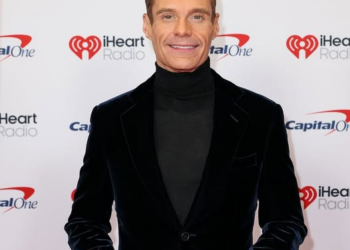 Ryan Seacrest Wishes His Late Father a “Merry Heavenly Christmas” During First Holiday Without Him