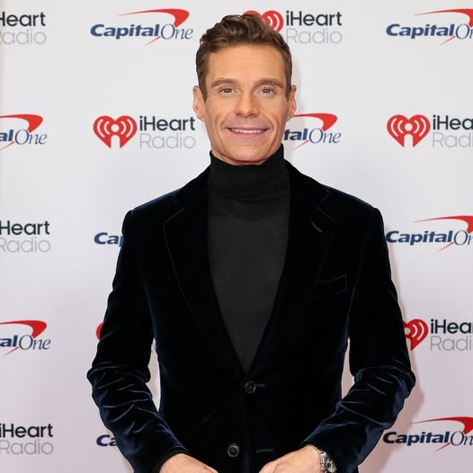 Ryan Seacrest Wishes His Late Father a “Merry Heavenly Christmas” During First Holiday Without Him